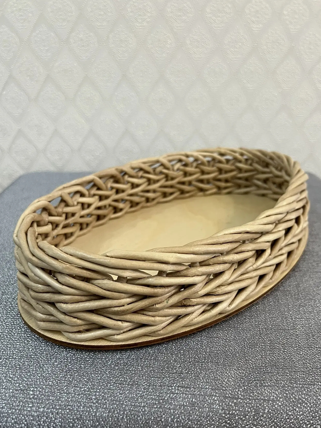 Сухарница из влагостойкой бумажной лозы, 25×15×5 см, ручная работа, светло‑бежевый цвет. — фото 5