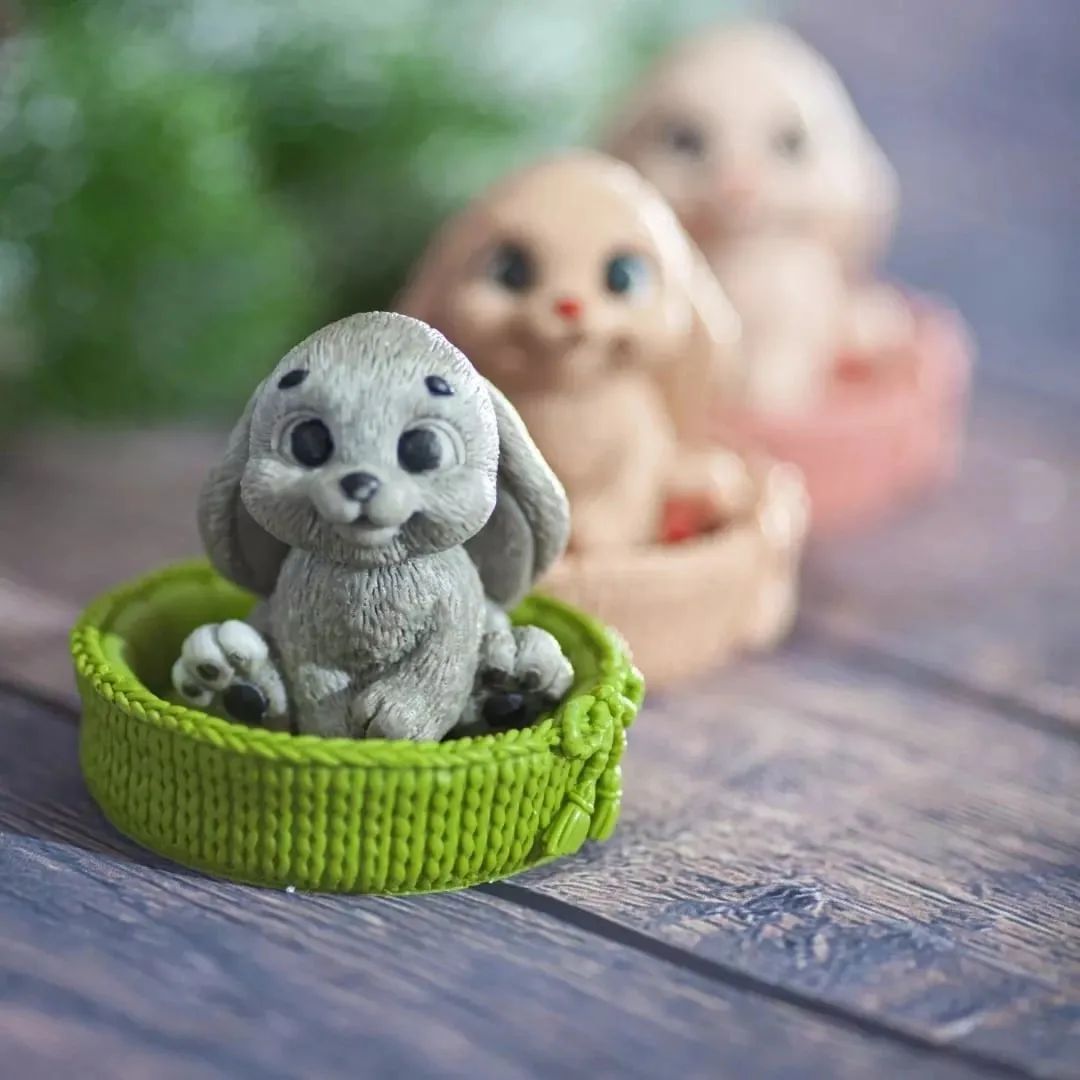 Зайчик Илюша в корзинке